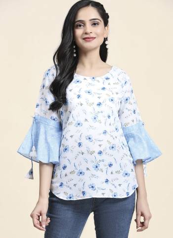 Grab These Beautiful Looking Readymade Short Kurti.These Kurti is Fabricated On Cotton.Its Beautified With Designer Printed.