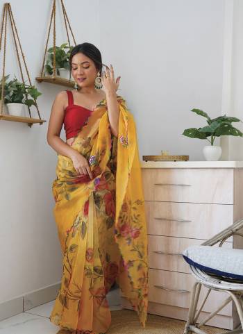 Garb These Party Wear Saree in Fine Colored.These Saree Are Organza And Blouse is Fabricated On Satin Banglori.Its Beautified With Designer Floral Printed With Gota Patta Work.