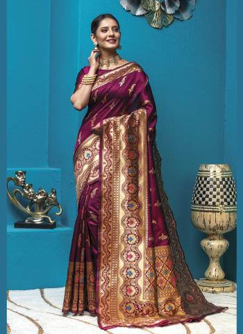 Garb These Party Wear Saree in Fine Colored.These Saree And Blouse is Fabricated On Handloom Silk.Its Beautified With Wevon Jari Designer.