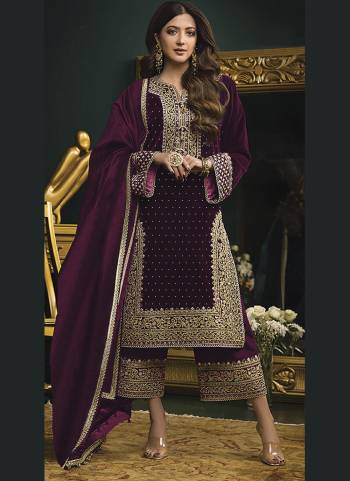 Attrective These Salwar Suit in Fine Colored Pair With Bottom And Dupatta.These Top And Bottom Are Fabricated On Velvet Pair With Chinon Dupatta.Its Beautified With Heavy Designer Sequance Embroidery Work.