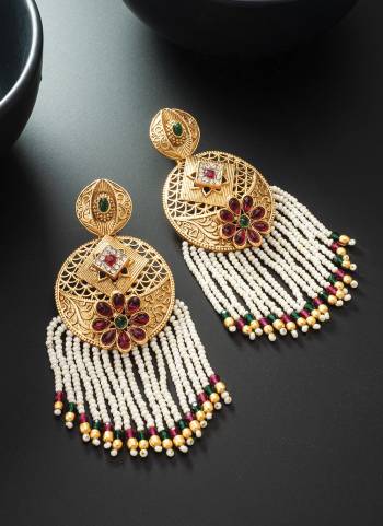 Grab These Beautifil Multy Colored Earring.These Earring is Come Alloy Material And Beautified With Artificial Beads And Stone Work.