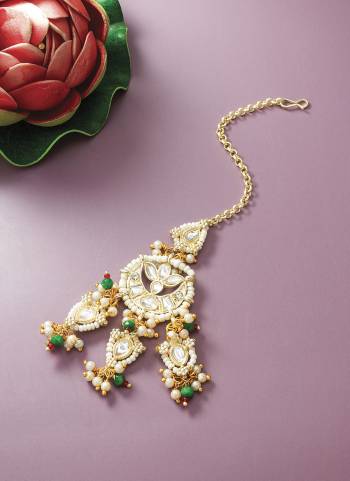 Grab These Beautifil Multy Colored Maang Tikka.These Maang Tikka is Come Alloy Material And Beautified With Kundan,Pearl And Beads Stone Work.