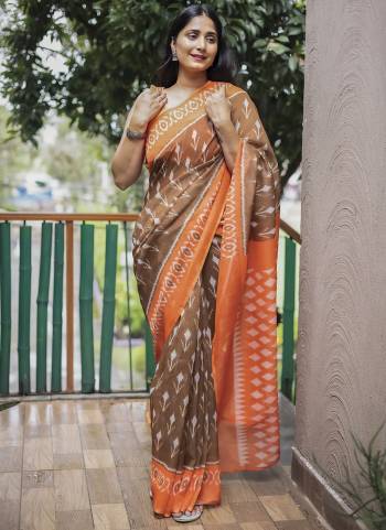 Attrective These Fastival Wear Saree in Fine Colored.These Saree And Blouse is Fabricated On Linen.Its Beautified With Designer Digital Printed.