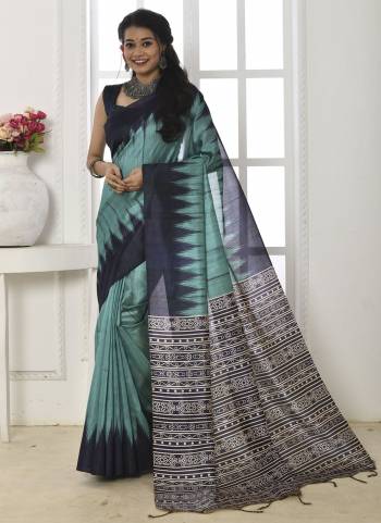 Garb These Festive Wear Saree in Fine Colored.These Saree And Blouse is Fabricated On Soft Tussar Silk.Its Beautified With Designer Temple Printed.