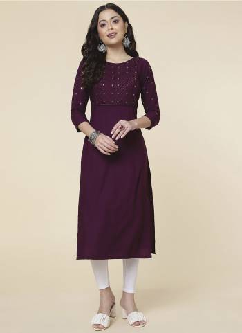 Grab These Beautiful Looking Readymade Kurti.These Kurti is Fabricated On Rayon.Its Beautified With Designer Mirror Embroidery Work.