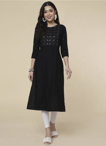 Grab These Beautiful Looking Readymade Kurti.These Kurti is Fabricated On Rayon.Its Beautified With Designer Mirror Embroidery Work.