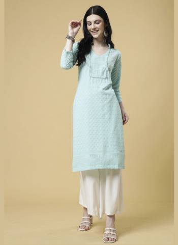 Attrective These Beautiful Looking Readymade Kurti.These Kurti is Fabricated On Chiffon.Its Beautified With Designer Chikan Thread Embroidery Work.