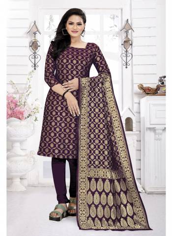 Grab These Suit in Fine Colored Pair With Bottom And Dupatta.These Top And Dupatta Are Fabricated On Banarasi Silk Pair With Tafetta Silk Bottom.Its Beautified With Wevon Jacquard Designer.