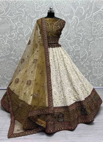 For A Fancy Designer Look,Grab These Lehenga Choli With Dupatta in Fine Colored.These Lehenga And Choli Are Georgette And Dupatta Are Fabricated On Soft Net Pair.Its Beautified With Designer Metalic Jari, Sequance,Dori Embroidery,Diamond Lace Work.