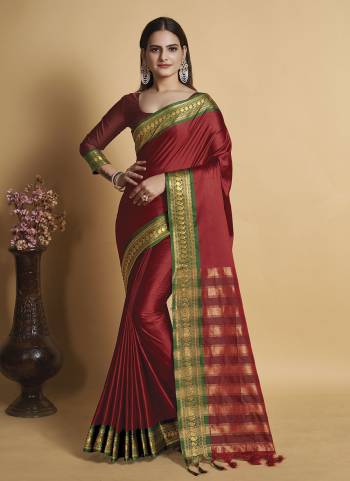 Attrective This Partywear Saree Paired With Blouse.This Saree And Blouse Are Lichi Soft Silk Based Fabric With Weaving Jari Designer. Buy This Pretty Saree Now.