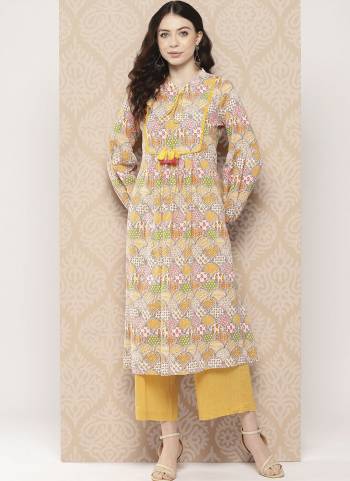 Grab These Beautiful Looking Readymade Long Kurti.These Kurti is Fabricated On Cotton.Its Beautified With Designer Printed.