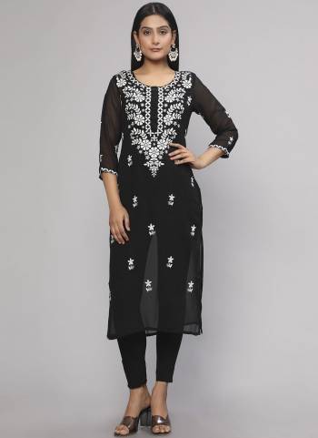 Garb These Beautiful Designer Readymade Kurti.These Kurti is Fabricated On Georgette.Its Beautified With Designer Embroidery Work.