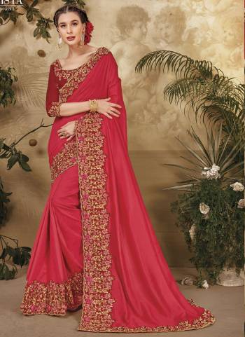 Looking These Fancy Party Wear Saree in Fine Colored.These Saree Are P C Vichitra And Blouse is Fabricated On Art Silk Pair.Its Beautified With Heavy Thread,Jari Embroidery Work.