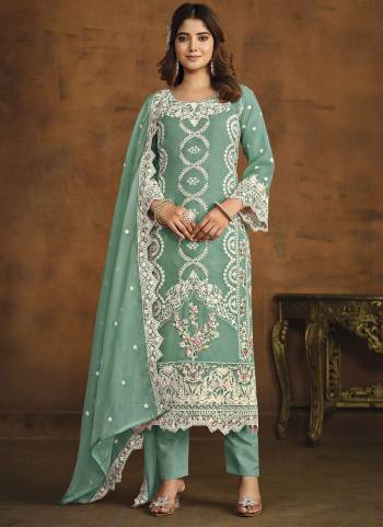 Attrective These Suit in Fine Colored Pair With Bottom And Dupatta.These Top And Dupatta Are Fabricated On Soft Organza Pair With Santoon Bottom.Its Beautified With Santoon Inner.Its Beautified With Designer Heavy Thread Embroidery Work.