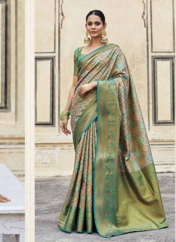 Looking These Party Wear Saree in Fine Colored.These Saree And Blouse is Fabricated On Pattu Silk.Its Beautified With Handloom Weaving Jari Designer Work.