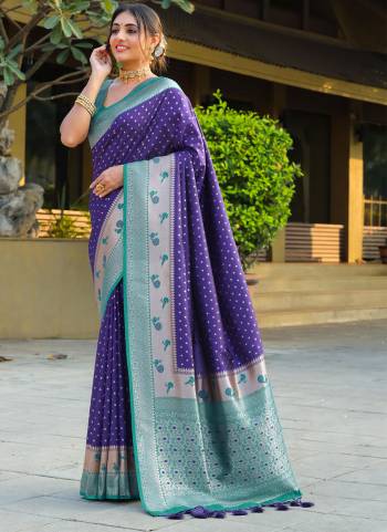 Attrective These Festive Wear Saree in Fine Colored.These Saree And Blouse is Fabricated On Banarasi Silk.Its Beautified With Weaving Jari,Thread Designer.