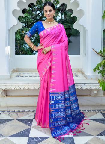 Garb These Festive Wear Saree in Fine Colored.These Saree And Blouse is Fabricated On Tusser Silk.Its Beautified With Weaving Silver,Copper Jari Designer.