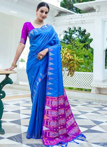 Garb These Festive Wear Saree in Fine Colored.These Saree And Blouse is Fabricated On Tusser Silk.Its Beautified With Weaving Silver,Copper Jari Designer.