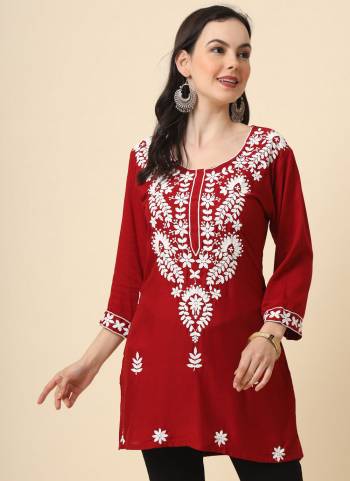 Attrective These Beautiful Looking Readymade Kurti.These Kurti is Fabricated On Rayon.Its Beautified With Designer Lucknowi Chickenkari Embroidery Work.