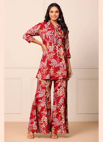 Grab These Beautiful Looking Readymade Co-Ord Top With Bottom Set.These Top And Bottom is Fabricated On Cotton Blend.Its Beautified With Designer Printed.