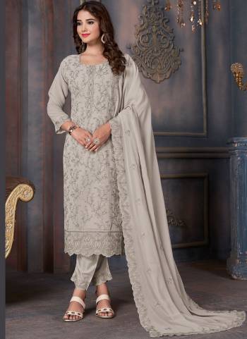 Grab These Suit in Fine Colored Pair With Bottom And Dupatta.These Top And Dupatta Are Fabricated On Georgette Pair With Santoon Bottom.Its Beautified With Santoon Inner.Its Beautified With Heavy Designer Embroidery Work.