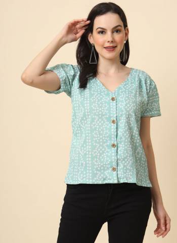 Attrective These Beautiful Looking Readymade Short Top.These Top is Fabricated On Crush Crape Delta.Its Beautified With Crush With  Designer Printed.