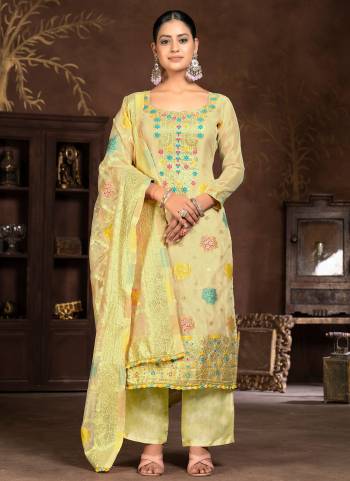 Attrective These Suit in Fine Colored Pair With Bottom And Dupatta.These Top Are Organza And Dupatta Are Fabricated On Organza Pair With Santoon Bottom.Its Beautified With Wevon Designer With Hand Work.