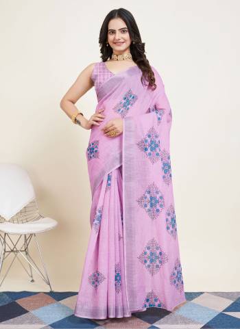 Looking This Partywear Saree Paired With Blouse.This Saree And Blouse Are Semi Cotton Based Fabric With Designer Printed. Buy This Pretty Saree Now.