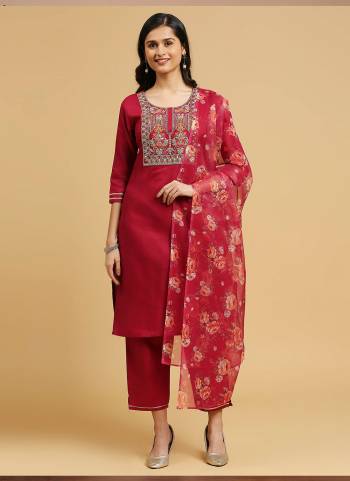 Grab These Readymade Suit in Fine Colored Pair With Bottom And Dupatta.These Top And Bottom Are Fabricated On Cotton Pair With Organza Dupatta.Its Beautified With Designer Embroidery Work With Printed Dupatta.