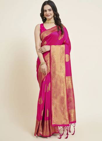 Garb This Partywear Saree Paired With Blouse.This Saree And Blouse Are Silk Based Fabric With Weaving Jacquard Jari Designer. Buy This Pretty Saree Now.