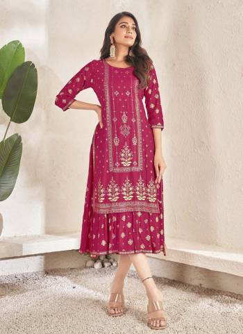 Attrective These Beautiful Looking Readymade Kurti.These Kurti Fabricated On Cotton.Its Beautified With Designer Foil Printed.