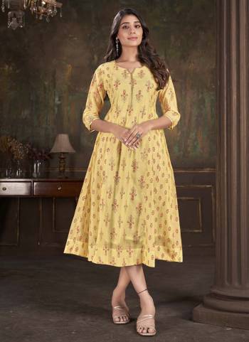 Attrective These Beautiful Looking Readymade Kurti.These Kurti Fabricated On Cotton.Its Beautified With Designer Printed.