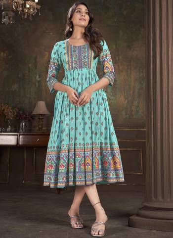 Attrective These Beautiful Looking Readymade Long Kurti.These Kurti Fabricated On Cotton.Its Beautified With Designer Printed.