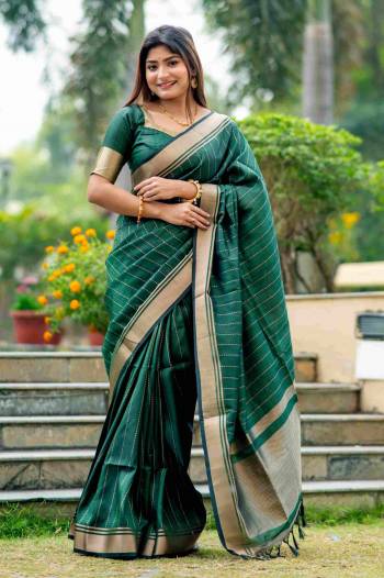 Attrective These Party Wear Fancy Saree in Fine Colored.These Saree And Blouse is Fabricated On Tusser Silk.Its Beautified With Wevon Border,Linning Designer.