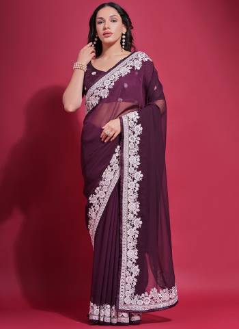 Attrective These Party Wear Saree in Fine Colored.These Saree is Fabricated On Georgette Pair With Mono Banglori Blouse.Its Beautified Designer Thread Embroidery Work.