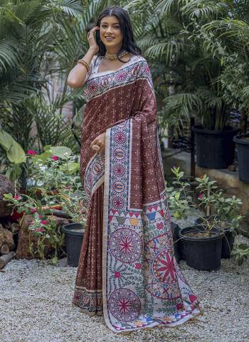 Garb These Party Wear Fancy Saree in Fine Colored.These Saree And Blouse is Fabricated On Tusser Silk.Its Beautified With Designer Printed.