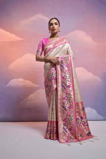 Attrective These Party Wear Fancy Saree in Fine Colored.These Saree And Blouse is Fabricated On Banarasi Silk.Its Beautified With Wevon Paithani Designer.