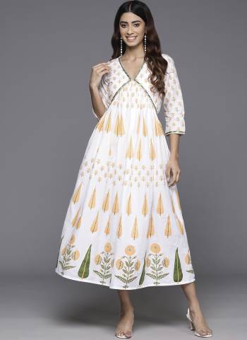 Looking These Beautiful Party Wear Designer Readymade Long Kurti.These Kurti is Fabricated On Cotton.Its Beautified With Designer Printed.