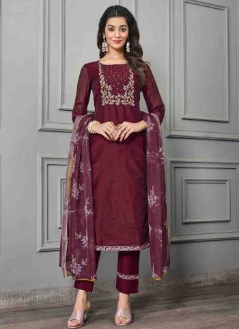 Garb These Beautiful Looking Readymade Suits.These Top Are Cotton Silk And Bottom Are Chander And Dupatta Are Organza Fabricated.Its Beautified With Disigner Embroidery Work With Digital Printed Dupatta.