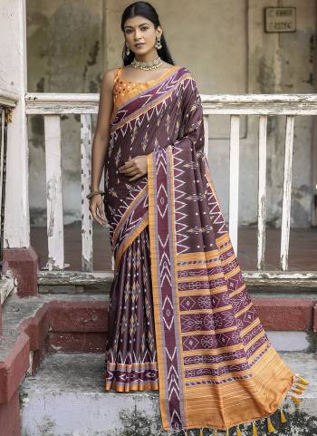 Attrective These Party Wear Fancy Saree in Fine Colored.These Saree And Blouse is Fabricated On Tussar Silk.Its Beautified With Wevon Designer With Temple Printed.