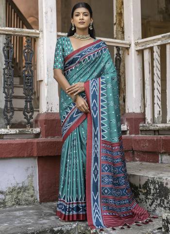 Attrective These Party Wear Fancy Saree in Fine Colored.These Saree And Blouse is Fabricated On Tussar Silk.Its Beautified With Wevon Designer With Temple Printed.