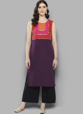 Attrective These Beautiful Looking Readymade Kurti.These Kurti is Fabricated On Crepe.Its Beautified With Solid Designer.