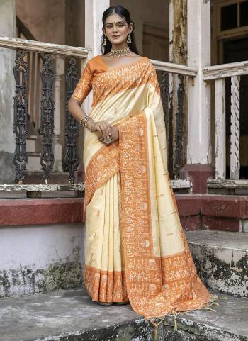 Attrective These Party Wear Fancy Saree in Fine Colored.These Saree And Blouse is Fabricated On Handloom Raw Silk.Its Beautified With Handloom Weaving Designer.