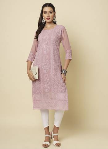 Garb These Beautiful Looking Readymade Long Kurti.These Kurti is Fabricated On Georgette With Crepe Inner.Its Beautified With Designer Chikankari Thread Embroidery Work.