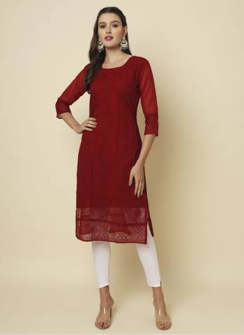 Garb These Beautiful Looking Readymade Long Kurti.These Kurti is Fabricated On Georgette With Crepe Inner.Its Beautified With Designer Chikankari Thread Embroidery Work.