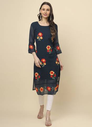 Attrective These Beautiful Looking Readymade Long Kurti.These Kurti is Fabricated On Georgette With Crepe Inner.Its Beautified With Designer Multy Thread Embroidery Work.