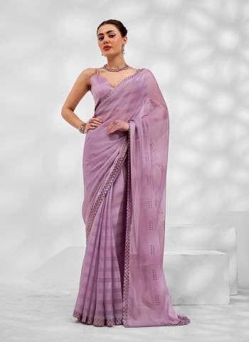 Garb These Fancy Saree in Fine Colored.These Saree Are Moss Chiffon And Blouse is Fabricated On Art Silk Pair.Its Beautified With Heavy Swarovski Work Wevon Patta Disigner.