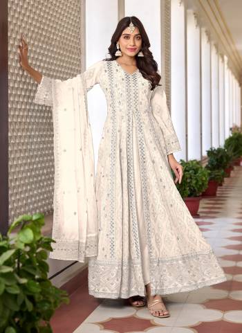 Attrective Looking These Anarkali Suit in Fine Colored Pair With Bottom And Dupatta.These Top Are Faux Georgette And Dupatta Are Fabricated On Organza Pair With Dull Santoon Bottom.Its Beautified With Heavy Designer Sequance,Thread Embroidery Work.