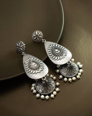 Grab These Beautifil Oxidised Silver Colored Earring.These Earring is Come Alloy Material And Beautified With Artificial Stone And Beads Work.