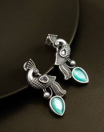 Grab These Beautifil Oxidised Silver Colored Earring.These Earring is Come Alloy Material And Beautified With Artificial Stone And Beads Work.